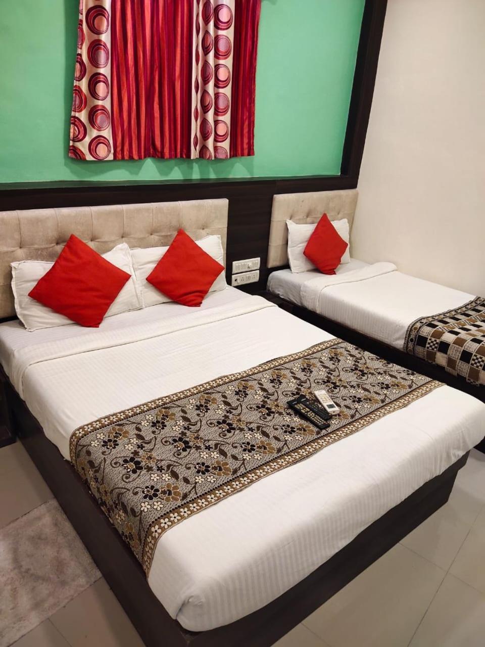 Hotel Golden Galaxy Bombay Extérieur photo