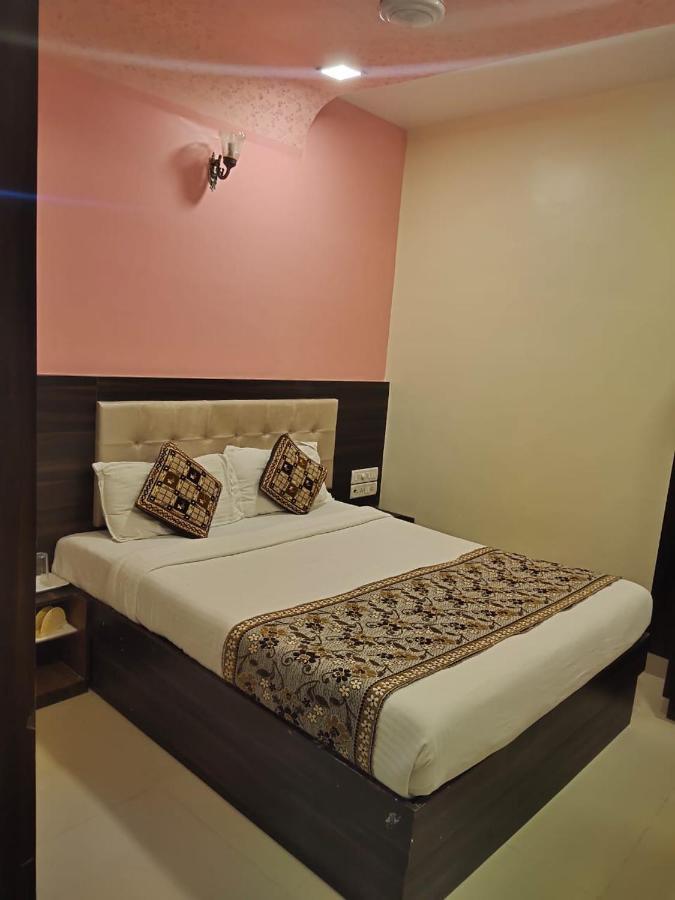 Hotel Golden Galaxy Bombay Extérieur photo